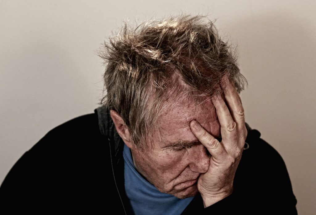 dealing with a mentally ill parent man, old, senior-513529.jpg
